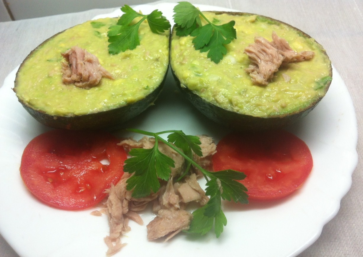 Paltas rellenas con atún