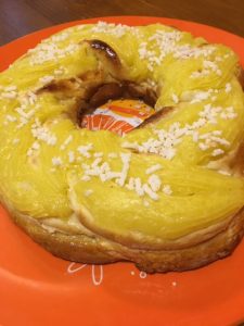 Rosca de pascuas con mazapán Rosca de pascuas con mazapán